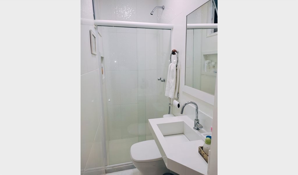 Lindo quarto em Botafogo - Quartos em Rua Pinheiro Guimarães, Botafogo | Roomgo - Image 2