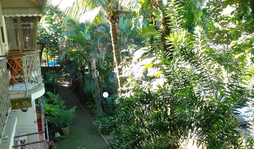 alugo um quarto perto da praia - Quartos em Avenida Gilka Machado, Condominio Chacara Do Recreio | Roomgo - Image 2