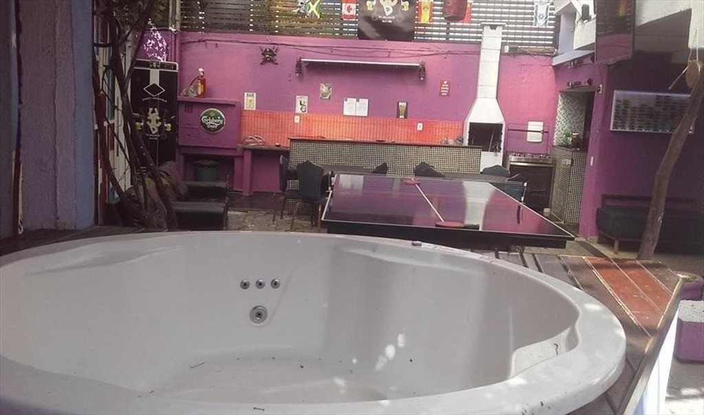 Rooms with private Bathrooms in house with pool and JacuzziPool and Jacuzzi - Quartos em Avenida Pacaembu, Pacaembu | Roomgo - Image 5