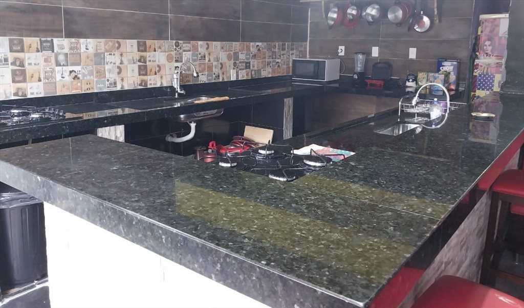 Rooms with private Bathrooms in house with pool and JacuzziPool and Jacuzzi - Quartos em Avenida Pacaembu, Pacaembu | Roomgo - Image 6