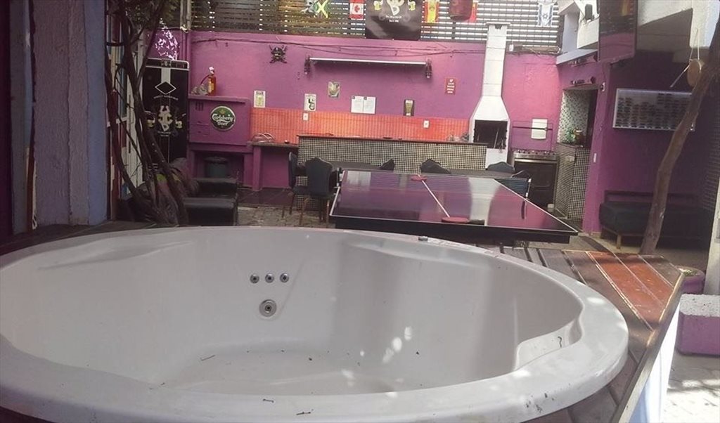 Rooms with private Bathrooms in house with pool and JacuzziPool and Jacuzzi - Quartos em Avenida Pacaembu, Pacaembu | Roomgo - Image 7