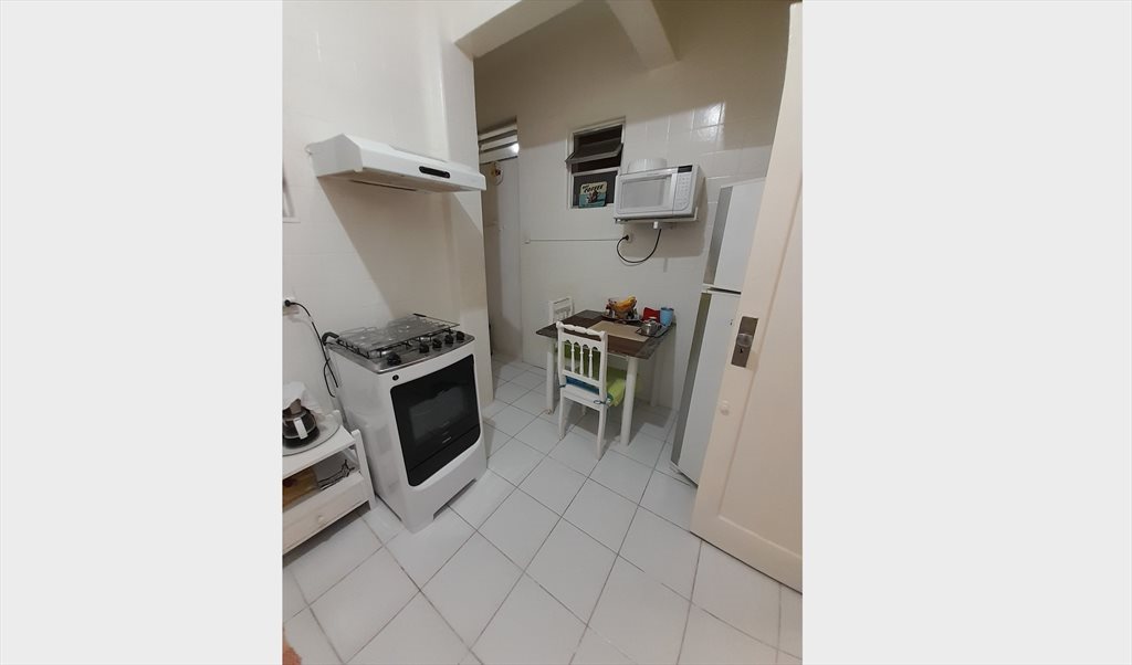 Excelente quarto sendo suíte - Quartos em Rua Nascimento Silva, Ipanema | Roomgo - Image 3