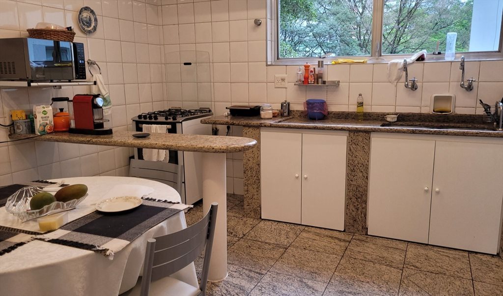 Quarto Higienopolis - Quartos em Rua Conselheiro Brotero, Santa Cecilia | Roomgo - Image 3