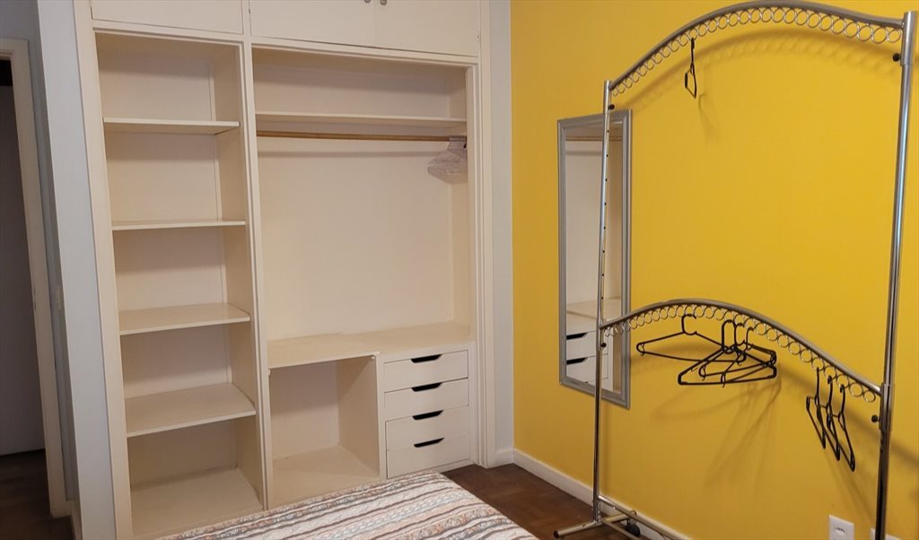 Quarto Higienopolis - Quartos em Rua Conselheiro Brotero, Santa Cecilia | Roomgo - Image 5