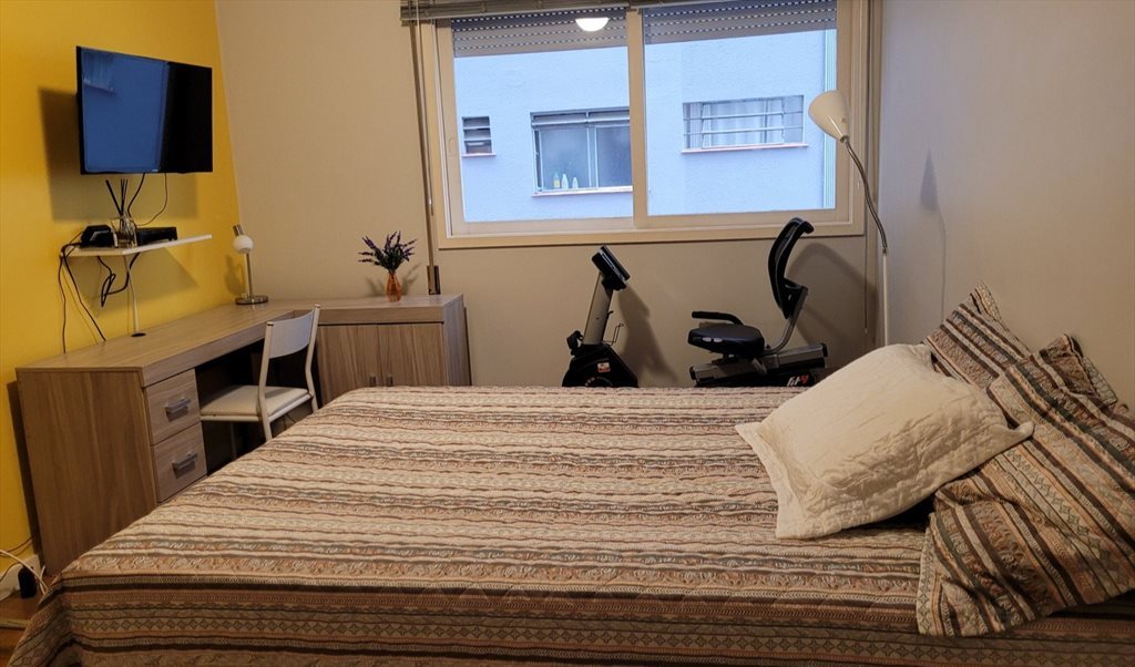 Quarto Higienopolis - Quartos em Rua Conselheiro Brotero, Santa Cecilia | Roomgo - Image 6