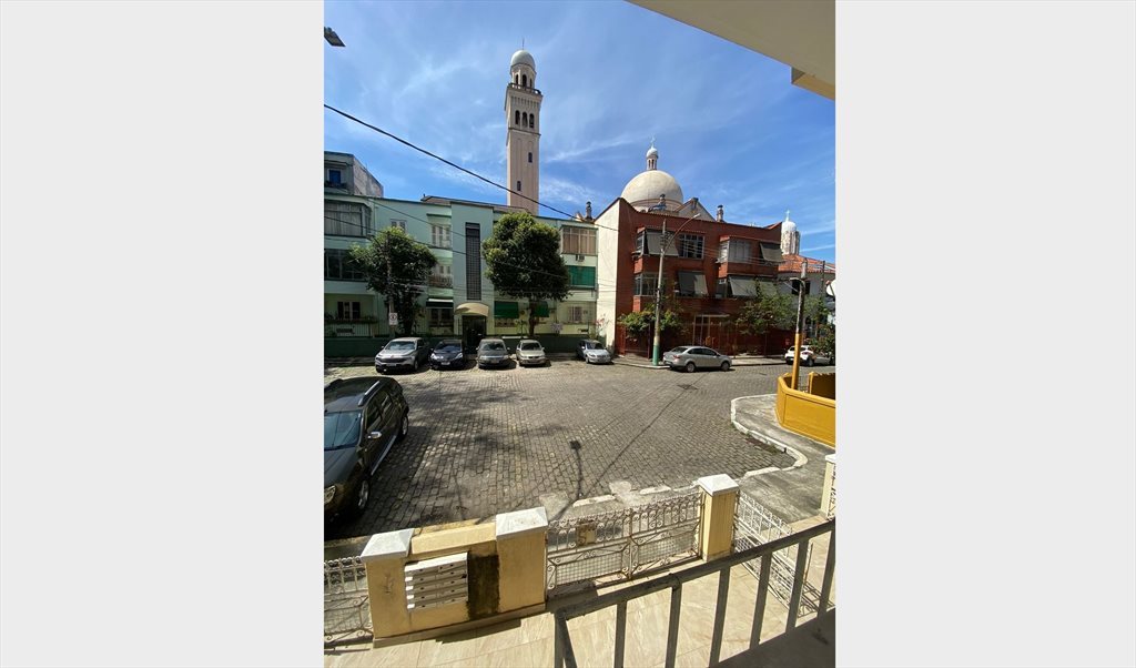 Quarto Grande com cama - Ap 3 quartos e rua sem saída segura - Quartos em Rua Manoel Leitão, Tijuca | Roomgo - Image 2