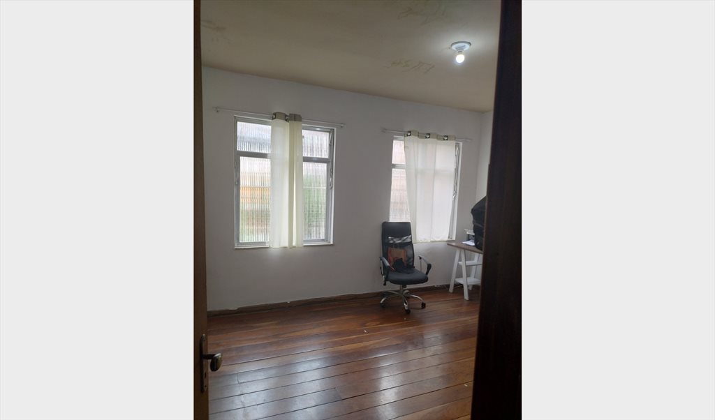Alugo quarto no coração da Tijuca - Quartos em Rua Ribeiro Guimarães, Vila Isabel | Roomgo - Image 2