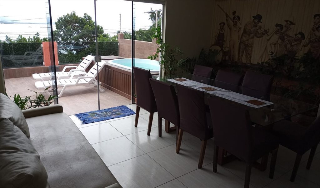 Alugo Suítes Executivas amplas - Quartos em Rua Margarida Pereira da Silva, Praia Fora | Roomgo - Image 3