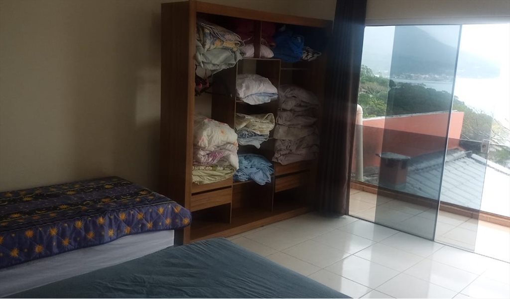 Alugo Suítes Executivas amplas - Quartos em Rua Margarida Pereira da Silva, Praia Fora | Roomgo - Image 5