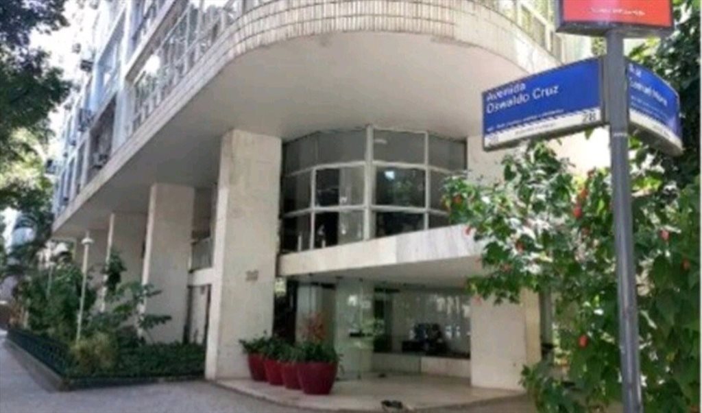 QUARTO CONFORTÁVEL NO FLAMENGO ZONA SUL PERTO DA PRAIA E METRO - Quartos em Avenida Oswaldo Cruz, Flamengo | Roomgo - Image 3