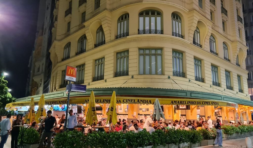 Apt inteiro no Coração do Centro / Cinelândia - Quartos em Rua Francisco Serrador, Centro | Roomgo - Image 2