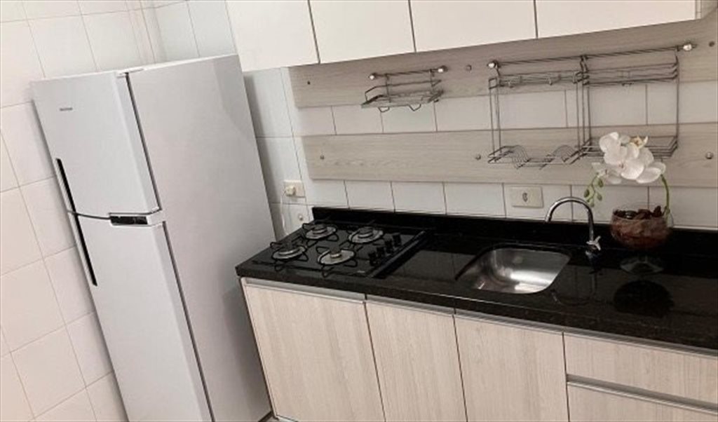 Alugo quarto no centro de Curitiba 1.200 - Quartos em Rua Tibagi, Centro | Roomgo - Image 5