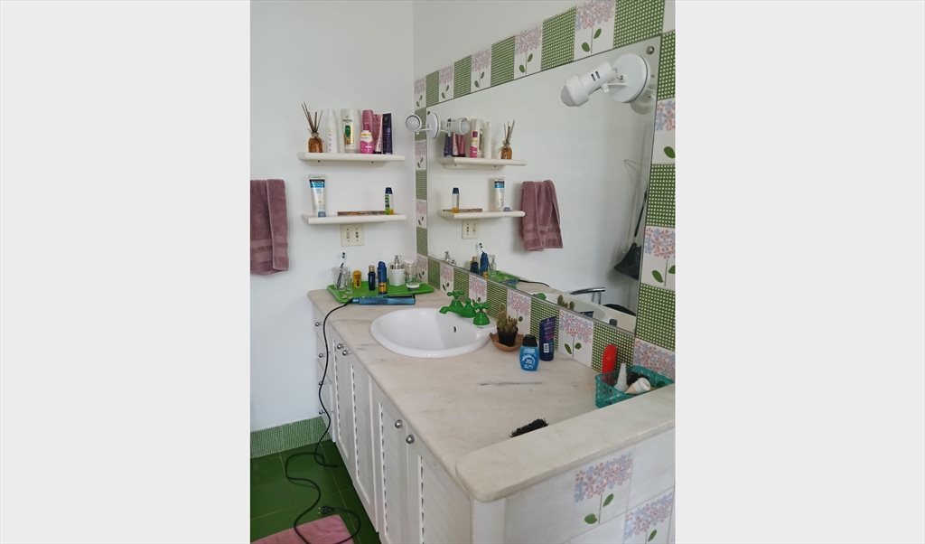 Suites Lindas e Aconchegantes no Belvedere - Quartos em Rua Jornalista Djalma de Andrade, Belvedere | Roomgo - Image 8