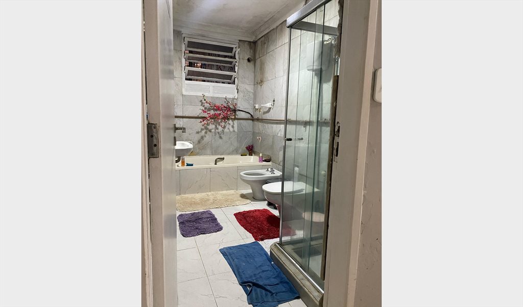 Quarto espaçoso na quadra da praia de Copacabana - Quartos em Rua Rodolfo Dantas, Copacabana | Roomgo - Image 4