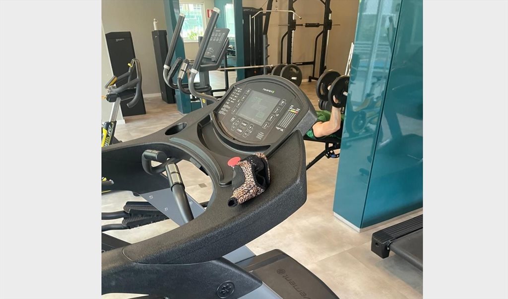 Suite com garagem, lazer e luxo - Quartos em Rua Iraí, Vila Paris | Roomgo - Image 7