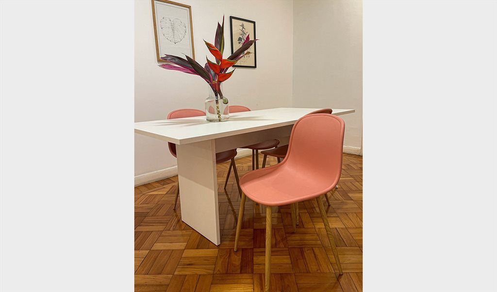 Suíte com banheiro perto do Metrô - Quartos em Rua Pompeu Loureiro, Copacabana | Roomgo - Image 4