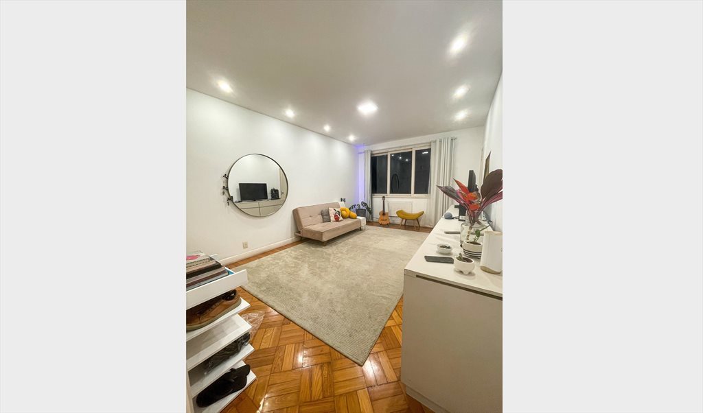 Suíte com banheiro perto do Metrô - Quartos em Rua Pompeu Loureiro, Copacabana | Roomgo - Image 5