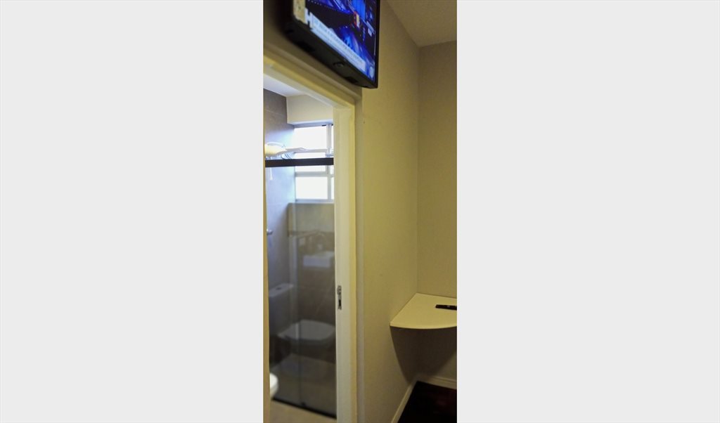 SUÍTE C BWC EM APTO. ALTO PADRÃO-ÁREA MAIS CHARMOSA DO CENTRO CURITIBA - Quartos em Alameda Doutor Carlos de Carvalho, Centro | Roomgo - Image 6