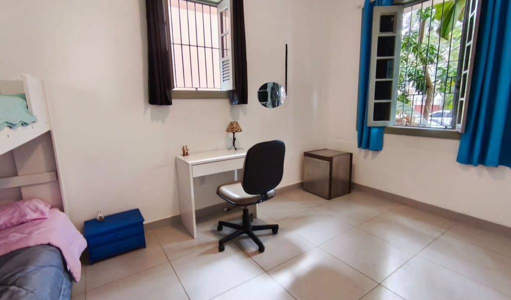 Quarto individual amplo em majestosa casa na Tijuca - Quartos em Rua Livreiro Francisco Alves, Tijuca | Roomgo - Image 2