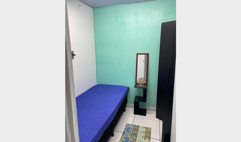 Quarto individual Sta Cecilia prox. ao metrô - Quartos em Rua Martim Francisco, Vila Buarque | Roomgo - Image 2