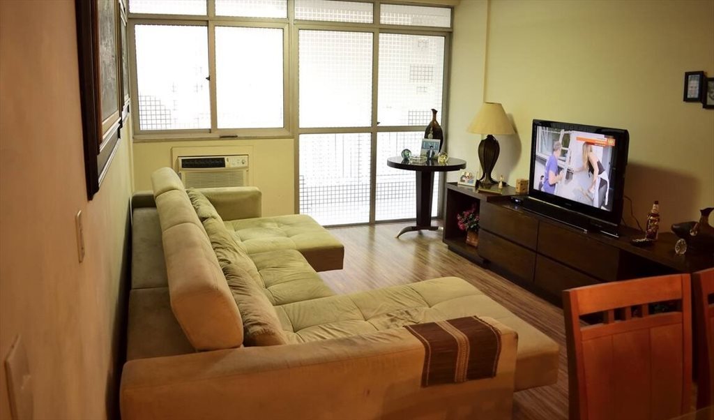 Quarto individual + reformado com banheiro privativo no ♥ do catete - Quartos em Rua Bento Lisboa, Catete | Roomgo - Image 8