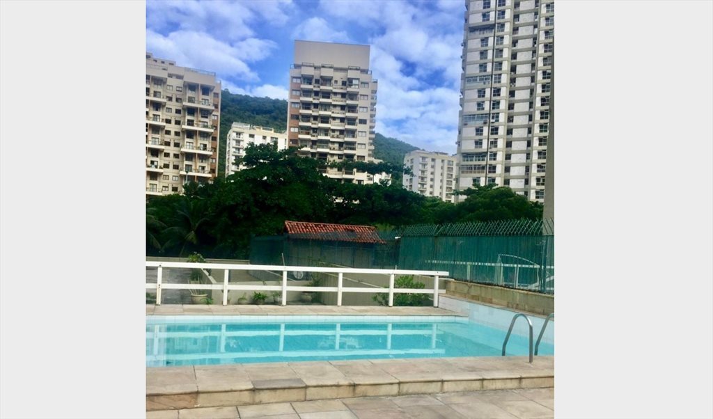 Quarto Feminino Individual - Quartos em Rua General Olympio Mourão Filho, Sao Conrado | Roomgo - Image 4