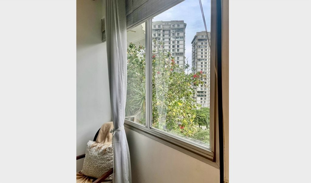 Quarto Feminino Individual - Quartos em Rua General Olympio Mourão Filho, Sao Conrado | Roomgo - Image 5