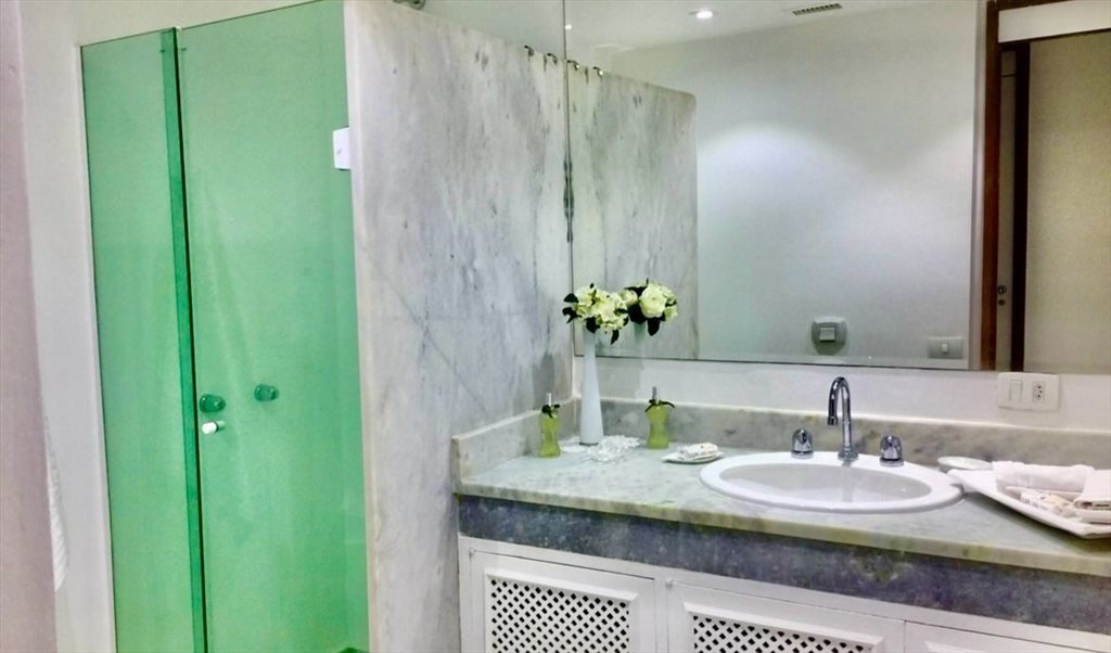 Quarto Feminino Individual - Quartos em Rua General Olympio Mourão Filho, Sao Conrado | Roomgo - Image 6