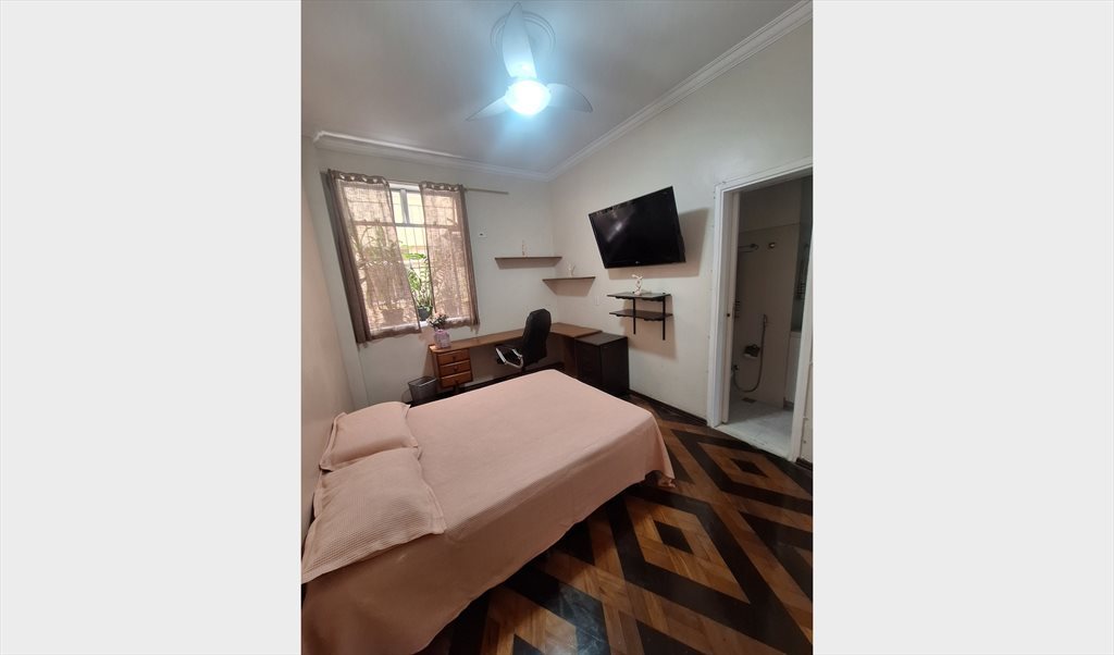 Suíte familiar e silenciosa em Laranjeiras - Quartos em Rua das Laranjeiras, Laranjeiras | Roomgo - Image 2
