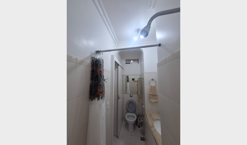 Suíte familiar e silenciosa em Laranjeiras - Quartos em Rua das Laranjeiras, Laranjeiras | Roomgo - Image 4