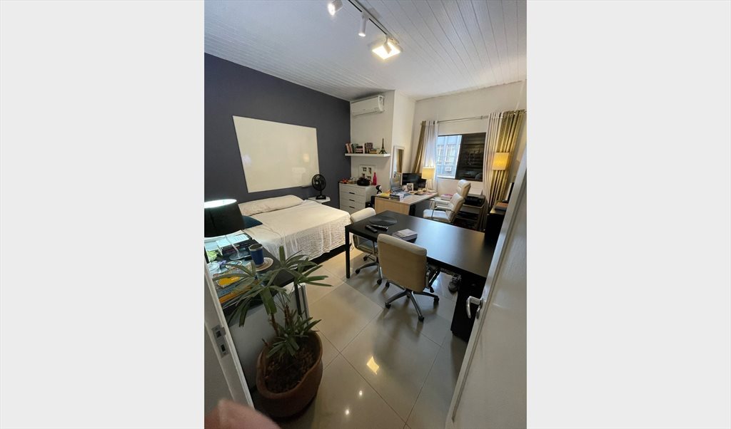 Quarto muito amplo com excelente home office - Quartos em Rua Doutor César Castiglioni Junior, Casa Verde | Roomgo - Image 2
