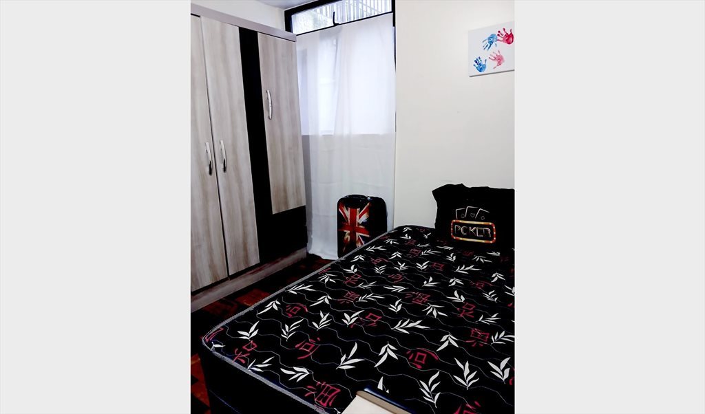 900 - Quartos em Avenida Vicente Machado, Batel | Roomgo - Image 5