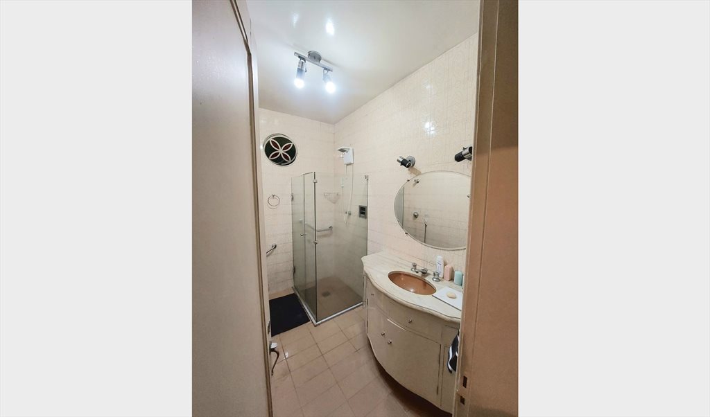 1 quarto individual e um duplo - Quartos em Rua dos Tupis, Centro | Roomgo - Image 2