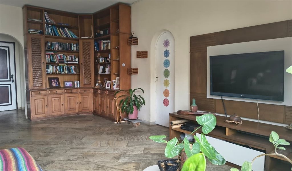 Alugo quarto em Apartamento amplo na Tijuca inteiramente mobiliado e muito bem localizado. - Quartos em Rua São Miguel, Tijuca | Roomgo - Image 2