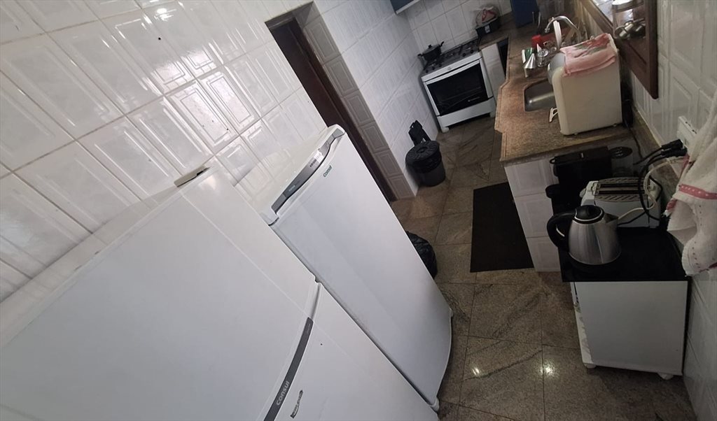 Quarto aberto ao quintal - Quartos em Rua Marquês de Paranaguá, Santo Antonio | Roomgo - Image 4