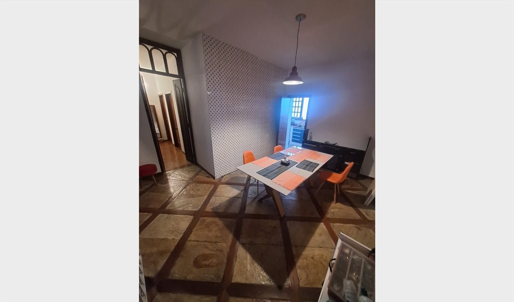 Quarto aberto ao quintal - Quartos em Rua Marquês de Paranaguá, Santo Antonio | Roomgo - Image 6