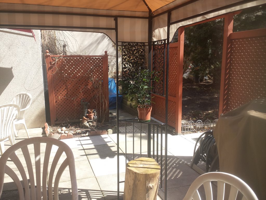 Room for rent in Valley Woods Road, North York - Super Cozy Townhouse in Great Neighbourhood - Image 6