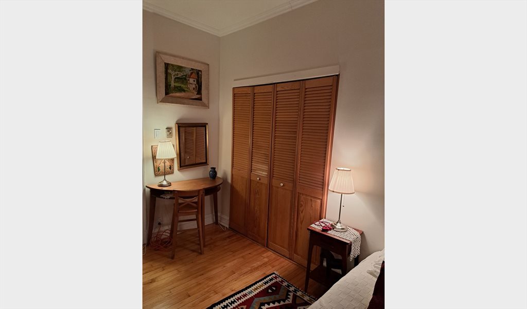 Room for rent in Av Somerville, Lower Westmount - Very well located room - Image 2