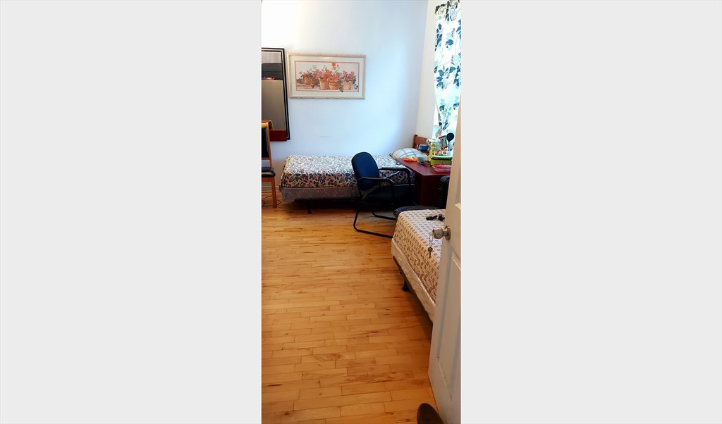 Room for rent in Av Querbes, Park Extension - Private Personal room/Room for 2 girls,or for 1 in Shared, near Metro Parc/Frontenac/Saint Michal - Image 3