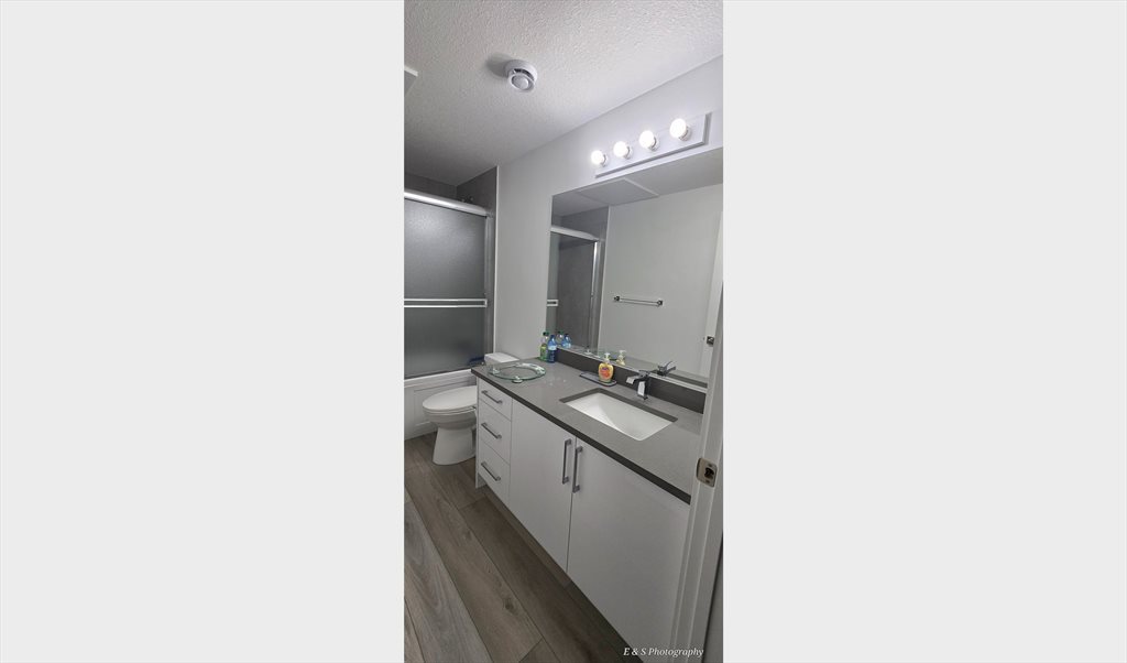 Room for rent in 85 Ave NW, Garneau - One Room with own Bathroom - Image 3