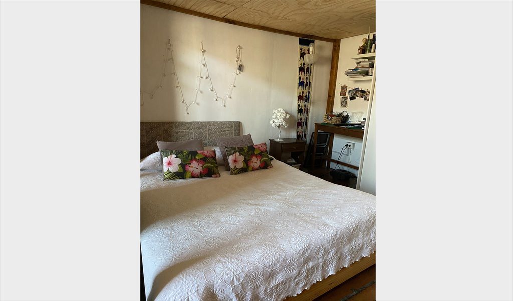 Pieza en arriendo en Elias, Cerro Alegre - CASA ELIAS VALPO-Av. Elías 130 | CompartoDepto - Image 2