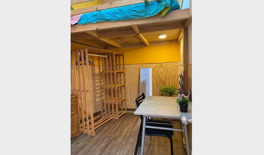 Pieza en arriendo en Elias, Cerro Alegre - CASA ELIAS VALPO-Av. Elías 130 | CompartoDepto - Image 6