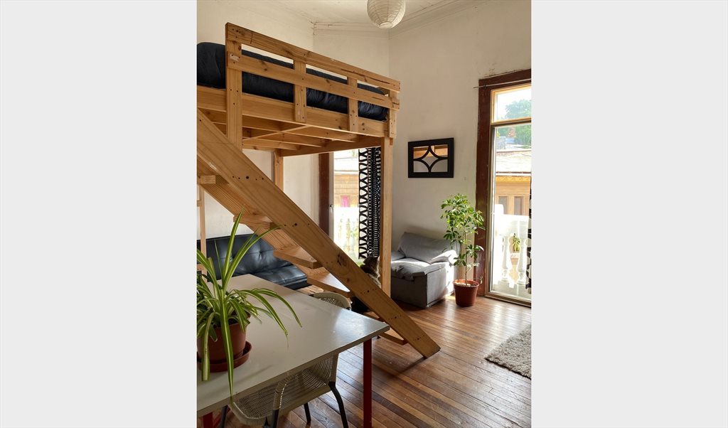 Pieza en arriendo en Elias, Cerro Alegre - CASA ELIAS VALPO-Av. Elías 130 | CompartoDepto - Image 7