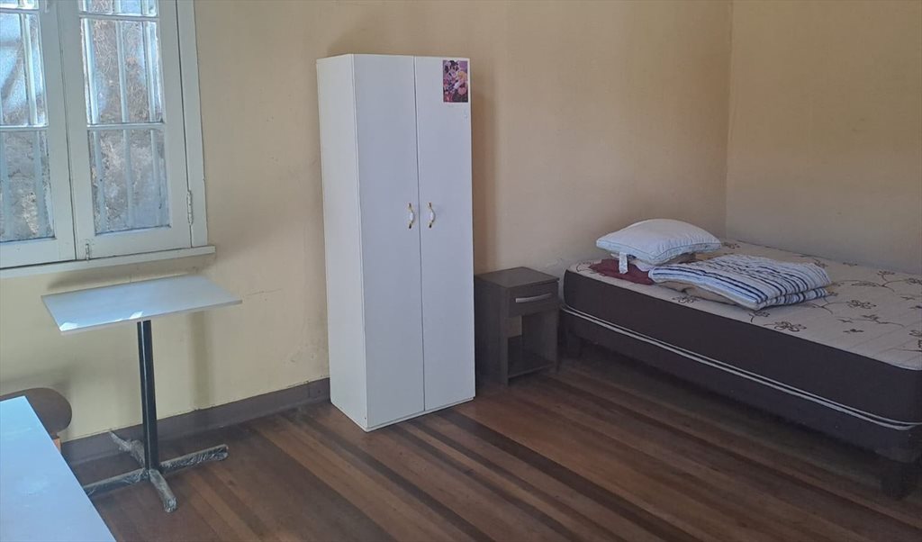 Pieza en arriendo en Pirámide, Cerro Cárcel - Arriendo Dormitorio central | CompartoDepto - Image 3