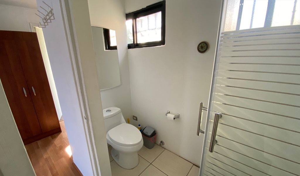 Pieza en arriendo en Pasaje El Cobre, Chacra Valparaíso - Espacio independiente con baño privado en Ñuñoa | CompartoDepto - Image 4