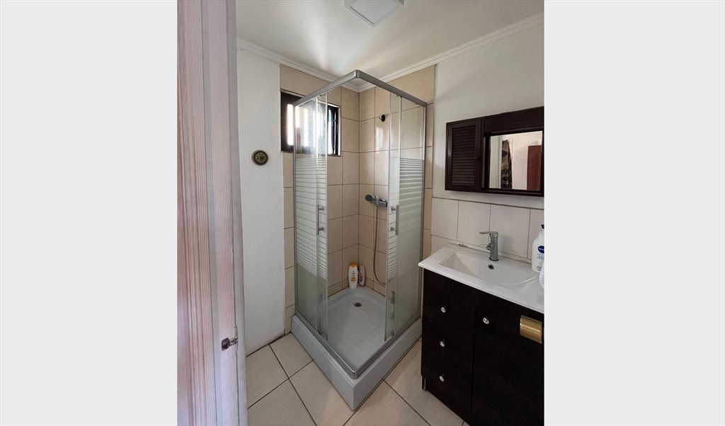 Pieza en arriendo en Pasaje El Cobre, Chacra Valparaíso - Espacio independiente con baño privado en Ñuñoa | CompartoDepto - Image 5