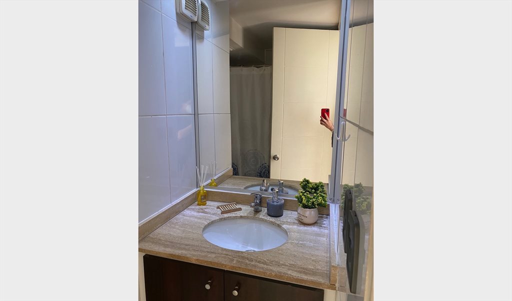 Pieza en arriendo en Monjitas, Moneda - Depto 1 Dormitorio, 1 Baño / a pasos de Bellas Artes | CompartoDepto - Image 4