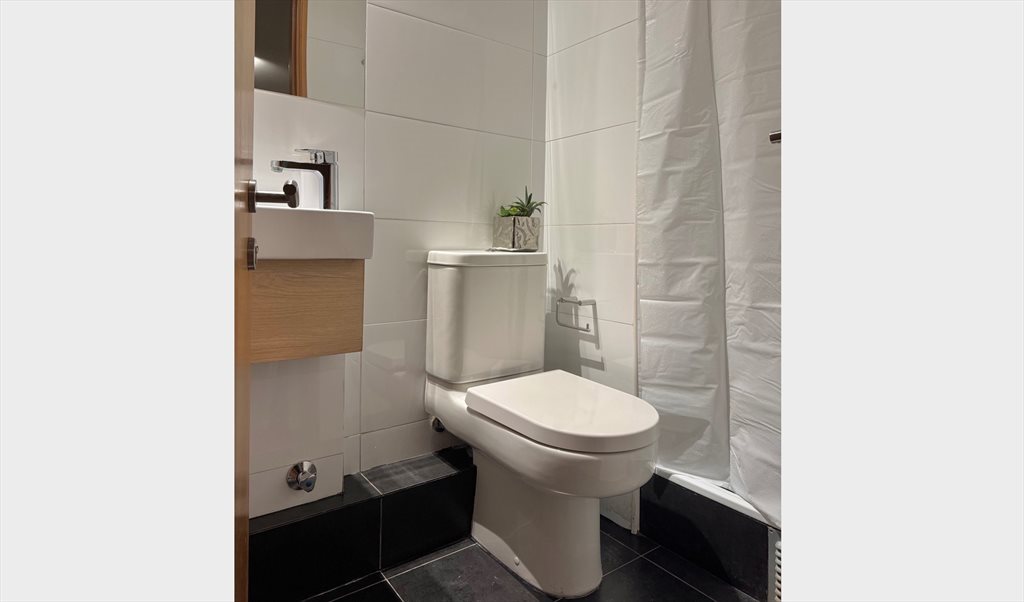 Pieza en arriendo en Felipe II, Vaticano - Habitación en Las Condes | CompartoDepto - Image 2