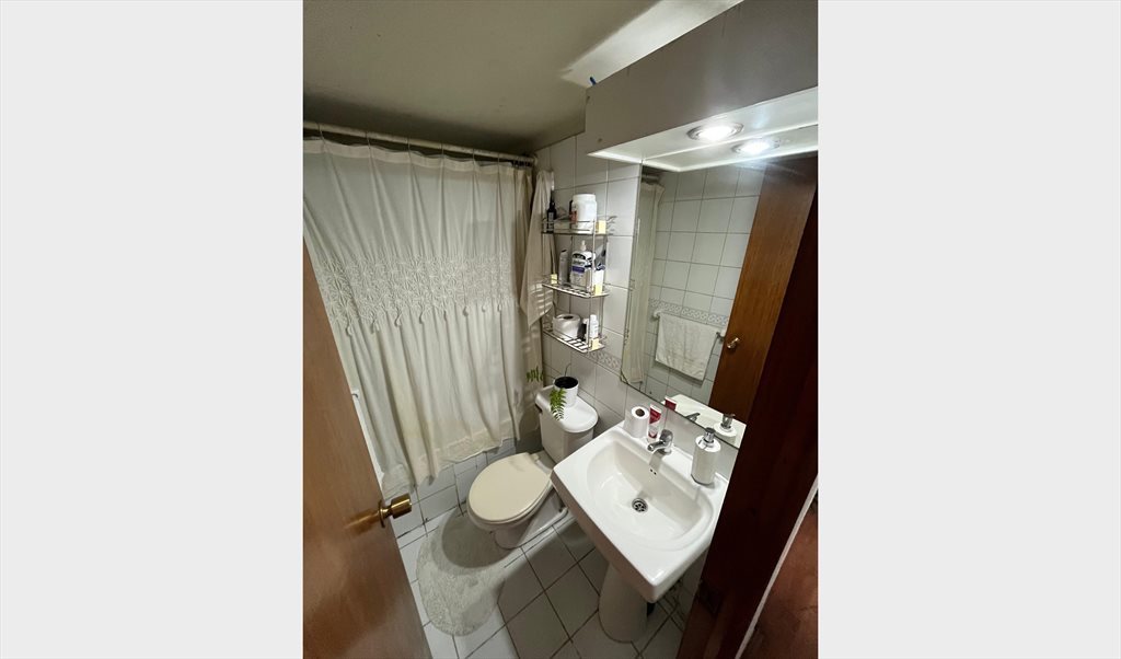 Pieza en arriendo en Avenida Los Leones, Los Leones - Habitación amueblada con baño privado | CompartoDepto - Image 3