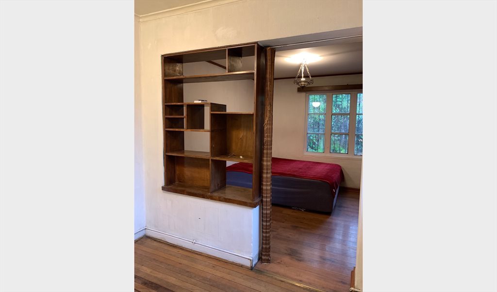 Pieza en arriendo en Jesús, Lynch Norte - Pieza amplia para vivir o taller/oficina en casa campo a pasos del metro | CompartoDepto - Image 2